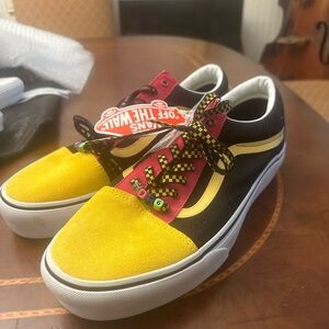 #55 ❤️ Vans BNWT Suede Leather and Canvas Old Skool Sneakers